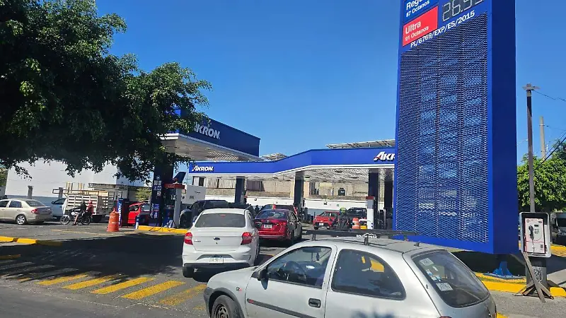 filas gasolineras - Aurelio Magaña (1).jpeg